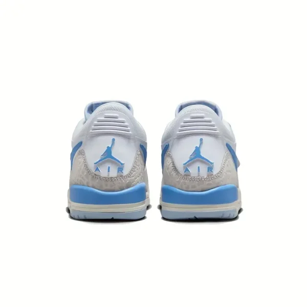 Nike AJ312 Low Top Sneakers - White
